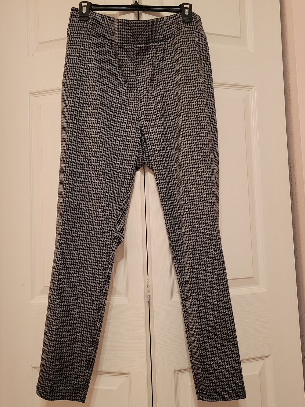LOFT Black and White Houndstooth Slim Pants